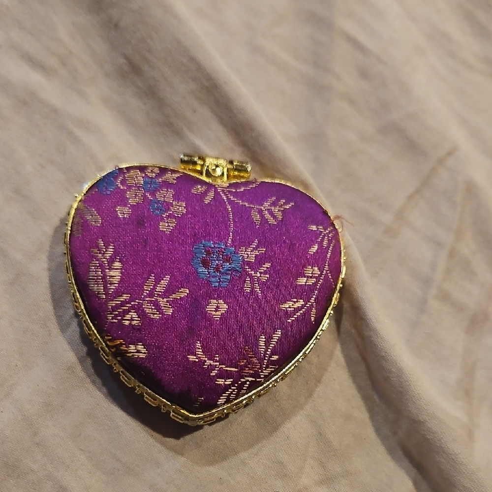 Purple Heart-Shaped Compact Mirror